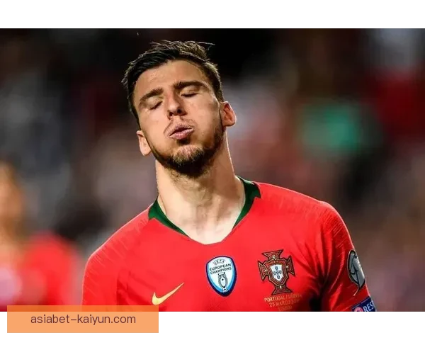 鲁本·迪亚斯在英超中表现稳健，备受关注的防线核心。