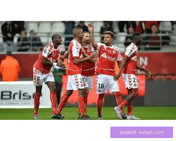 兰斯球员近期发挥稳定，球队竞争力持续提升